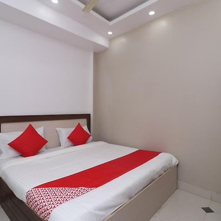 Hotel O Swastik Resort Colonelganj Екстер'єр фото
