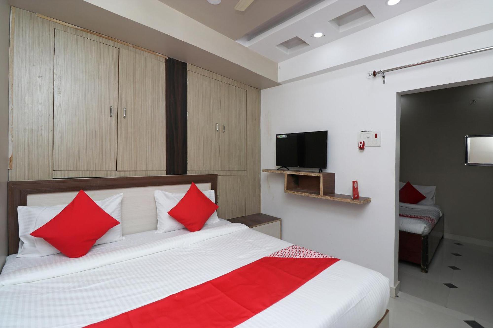 Hotel O Swastik Resort Colonelganj Екстер'єр фото