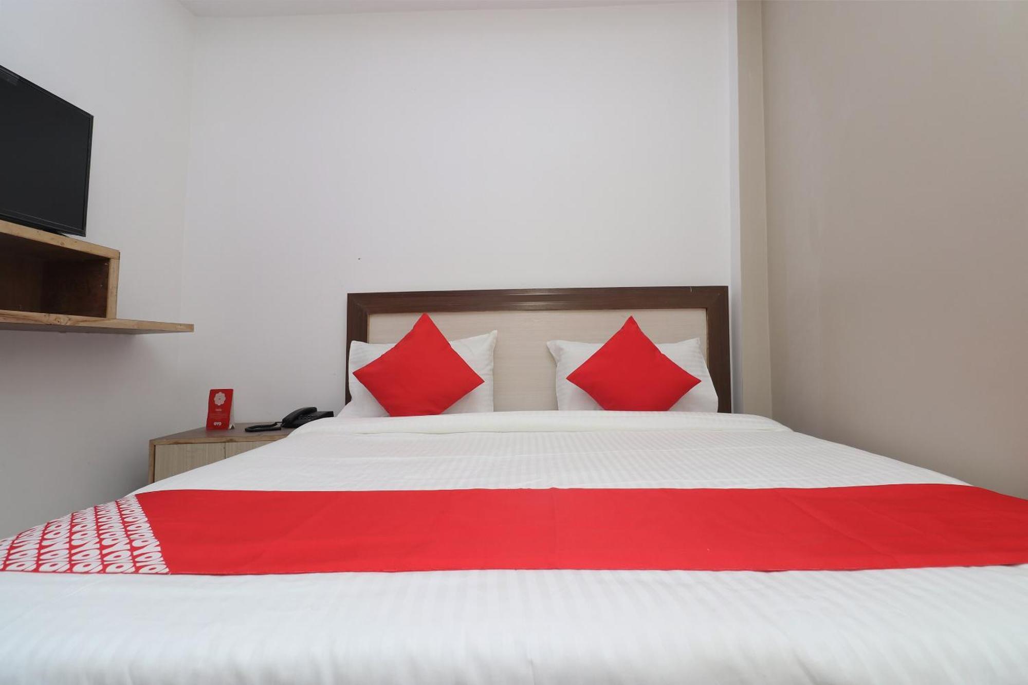 Hotel O Swastik Resort Colonelganj Екстер'єр фото