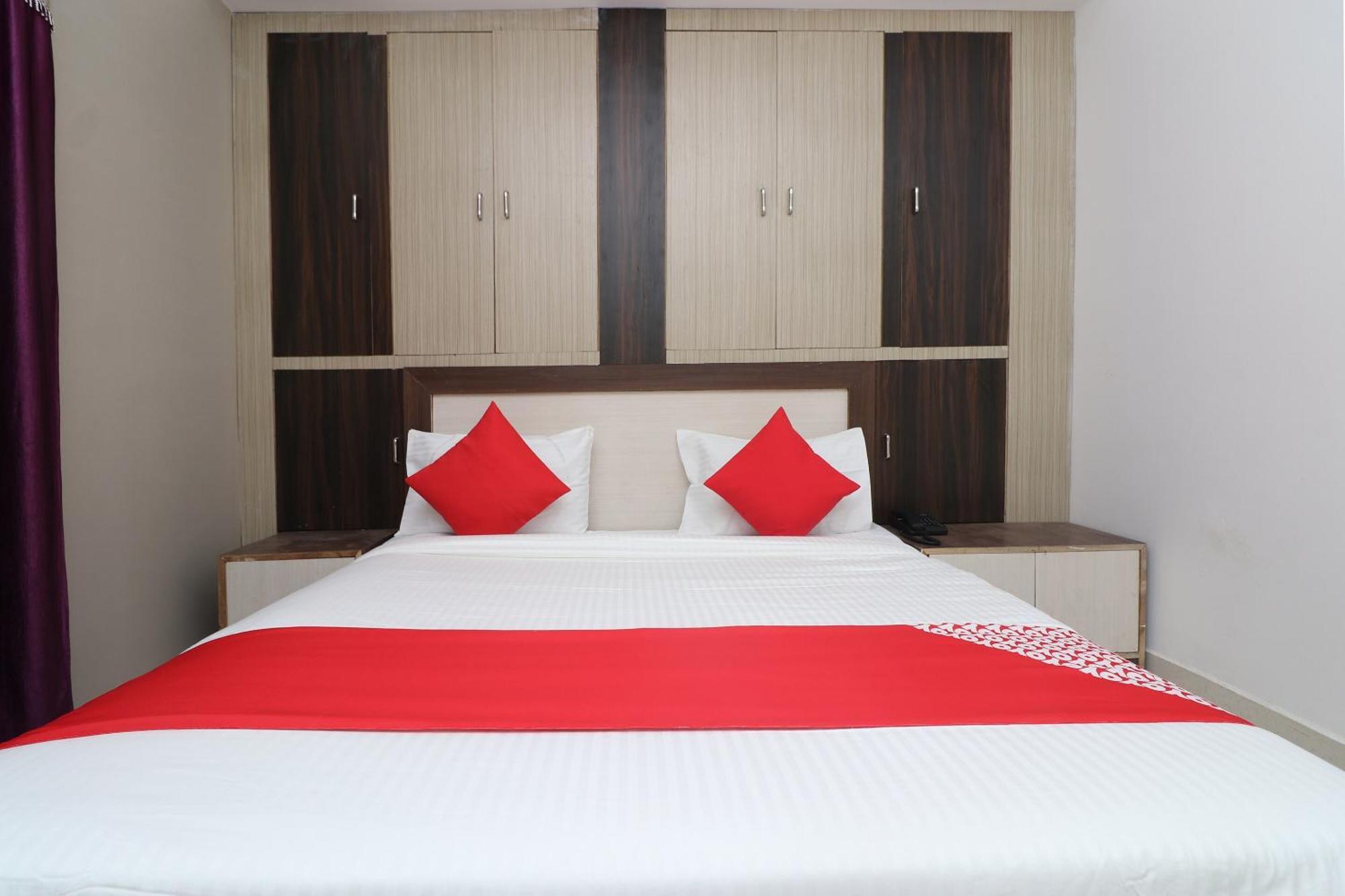 Hotel O Swastik Resort Colonelganj Екстер'єр фото