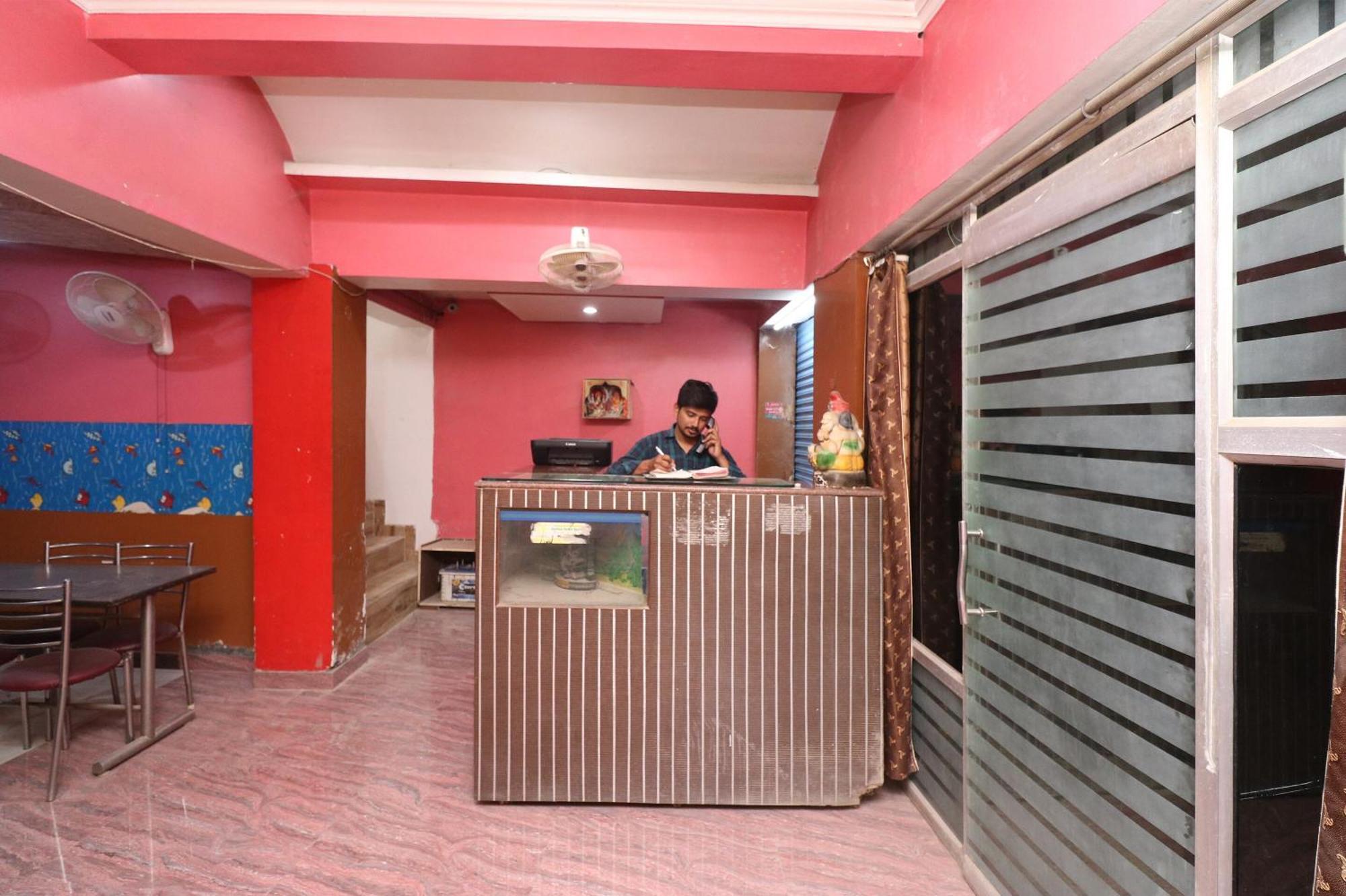 Hotel O Swastik Resort Colonelganj Екстер'єр фото