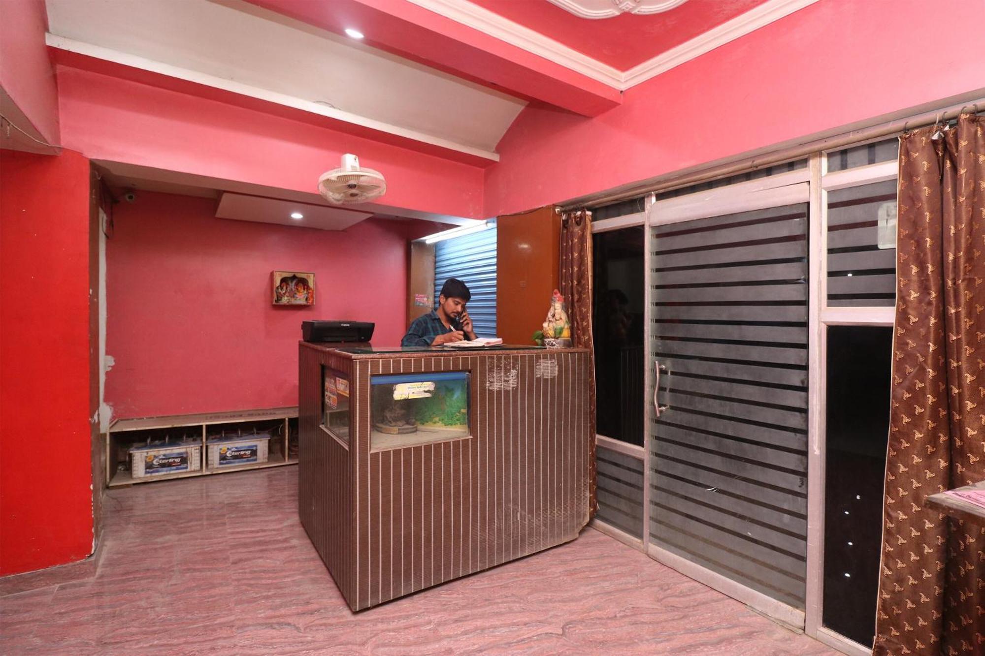 Hotel O Swastik Resort Colonelganj Екстер'єр фото