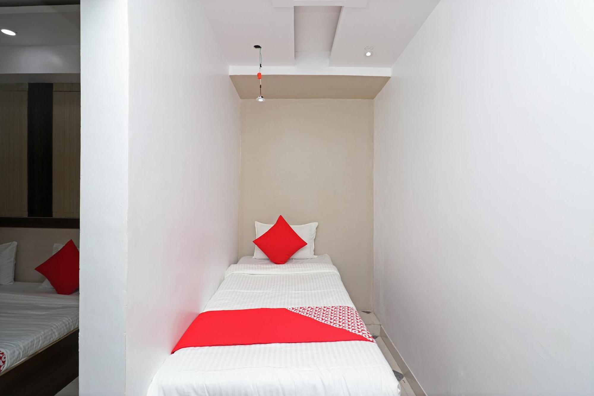 Hotel O Swastik Resort Colonelganj Екстер'єр фото