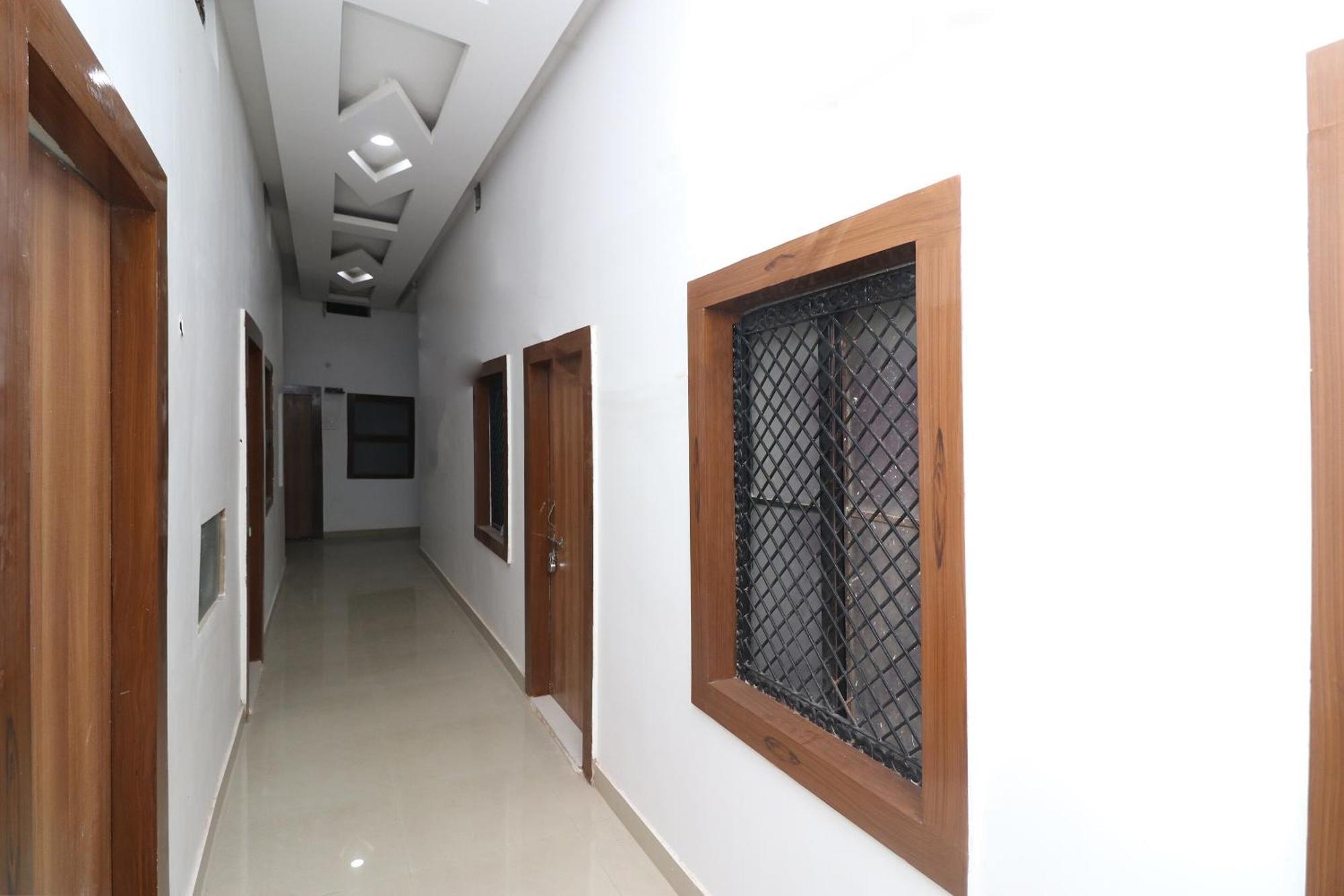 Hotel O Swastik Resort Colonelganj Екстер'єр фото