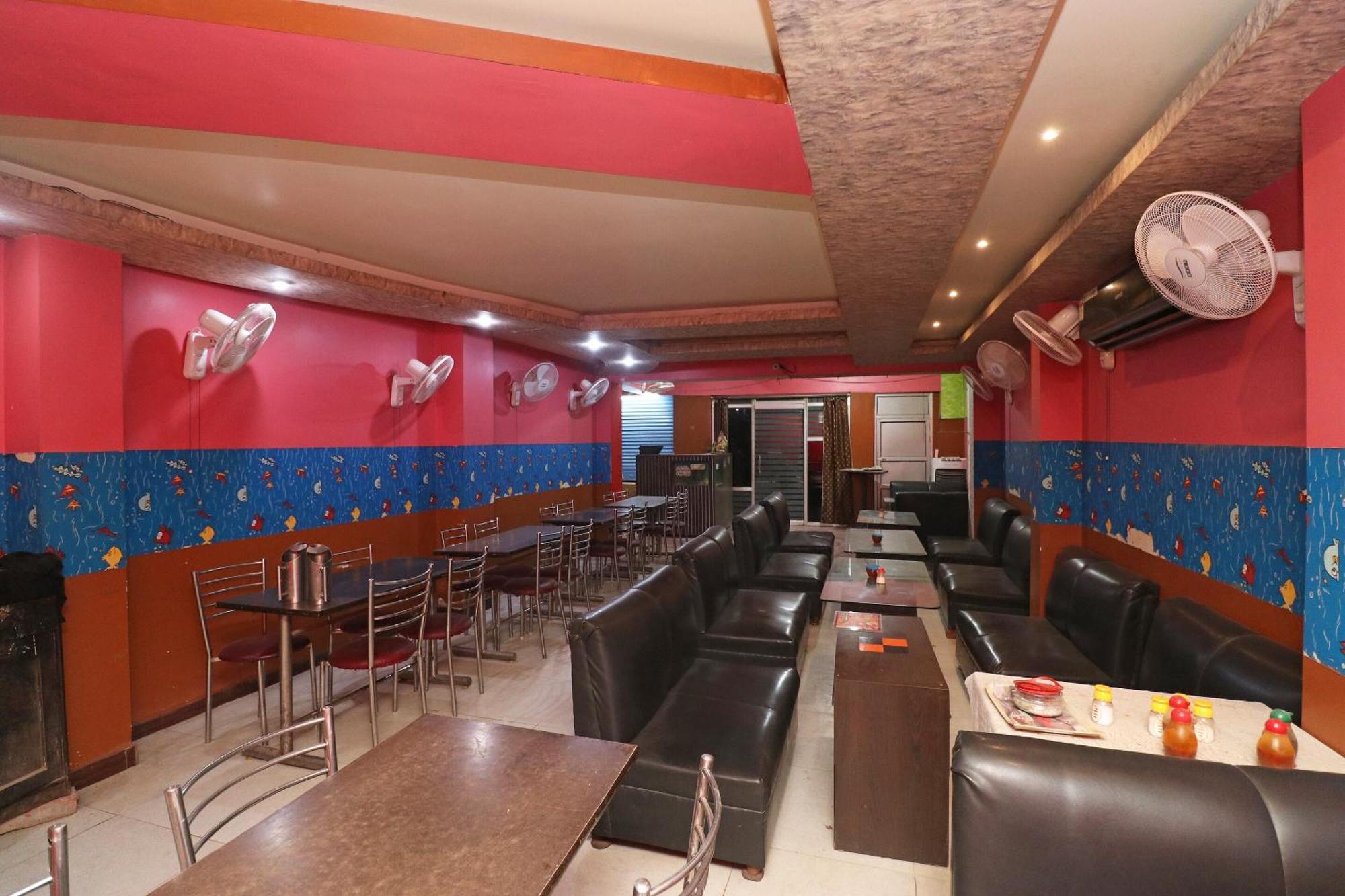 Hotel O Swastik Resort Colonelganj Екстер'єр фото